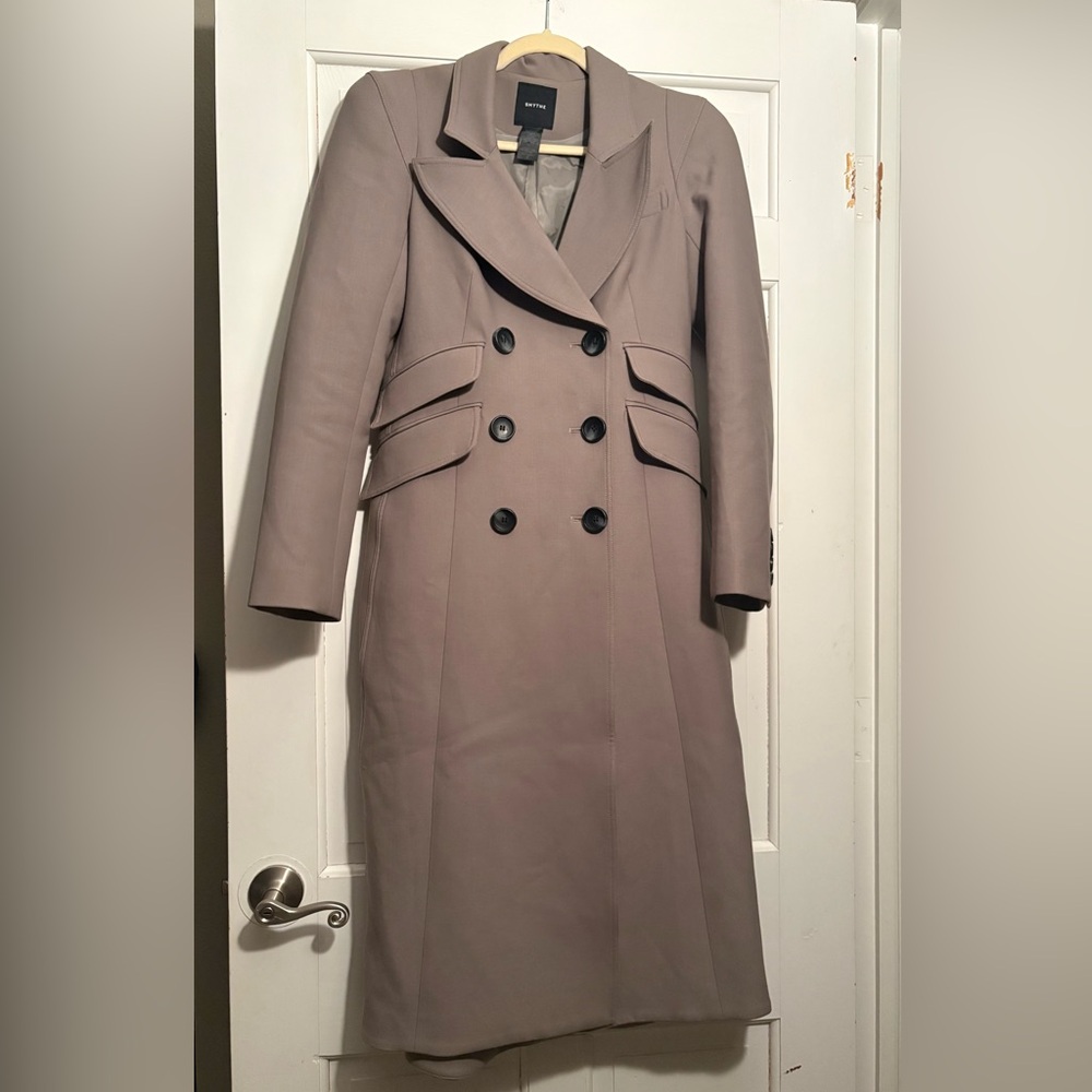 Smythe Pagoda Coat in Storm ASO Meghan Markle - Picture 4 of 14